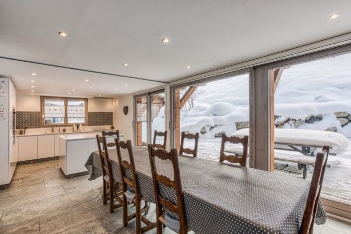 Image No.27-8 Bed Property for sale