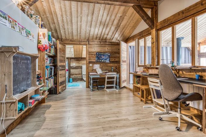 Image No.31-8 Bed Property for sale