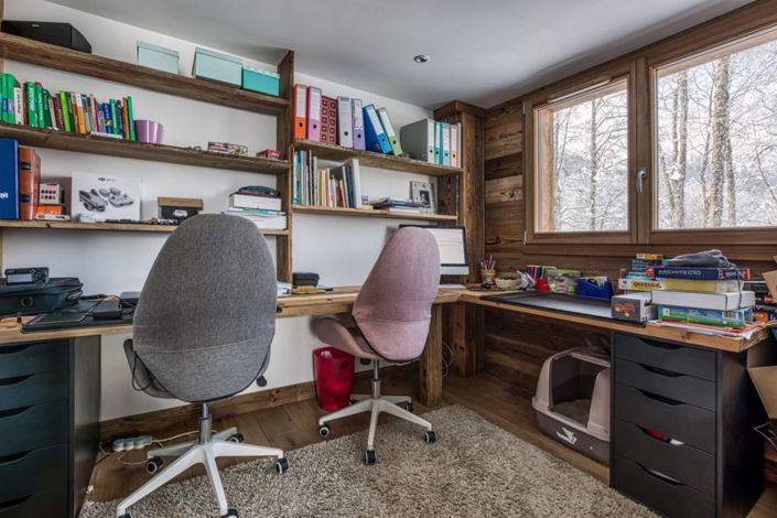 Image No.33-8 Bed Property for sale