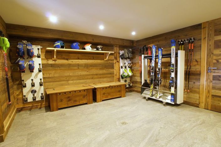 Image No.34-8 Bed Property for sale