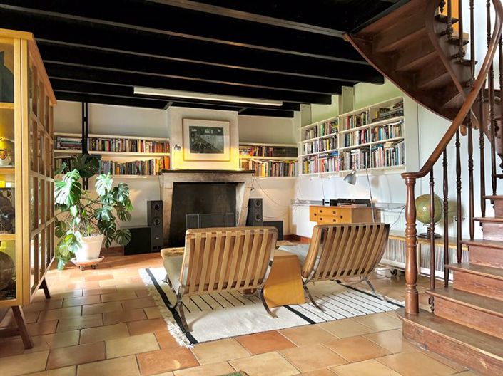 Image No.11-5 Bed Property for sale