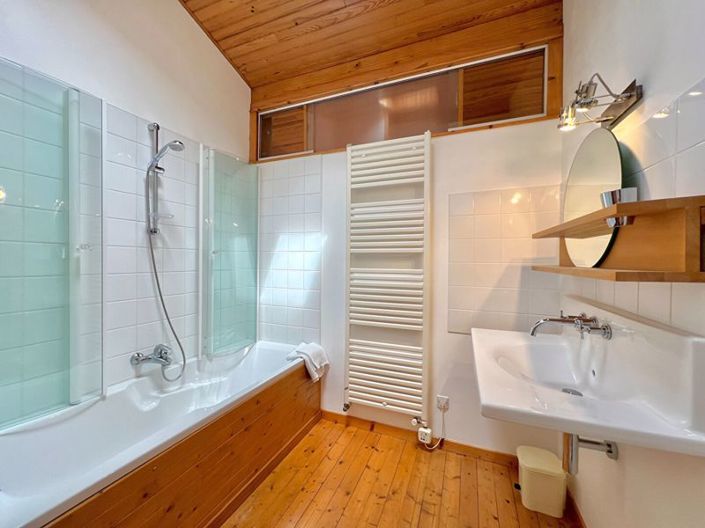 Image No.15-5 Bed Property for sale