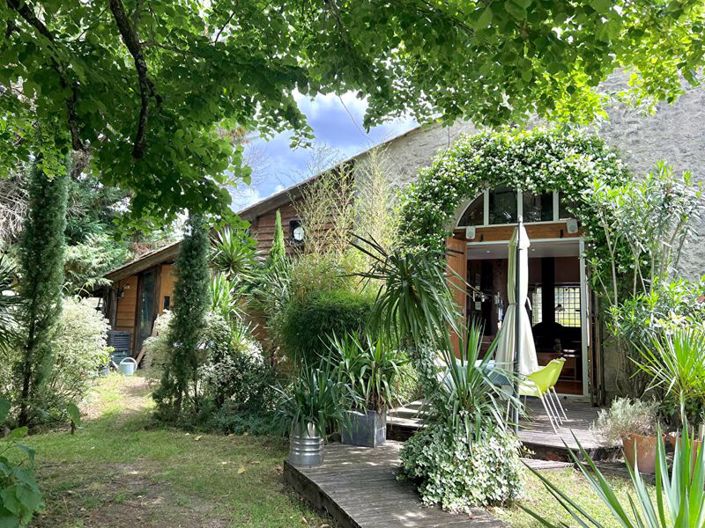 Image No.16-5 Bed Property for sale