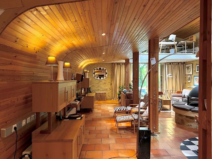 Image No.5-5 Bed Property for sale