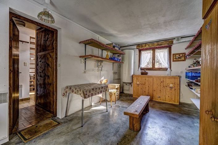 Image No.11-2 Bed Property for sale