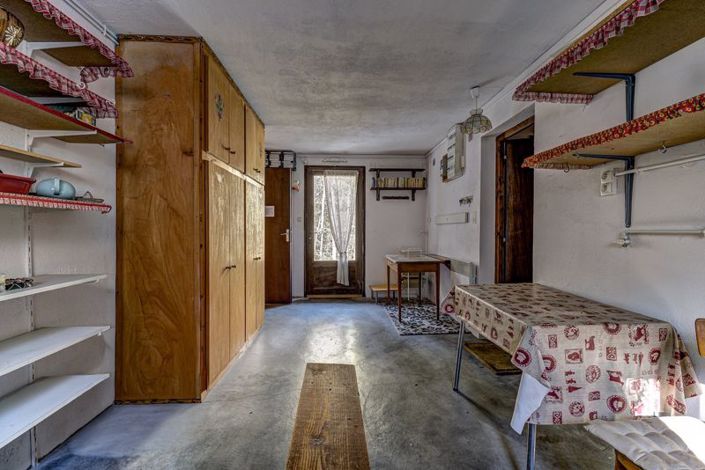 Image No.14-2 Bed Property for sale