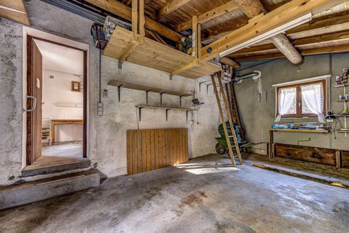 Image No.16-2 Bed Property for sale