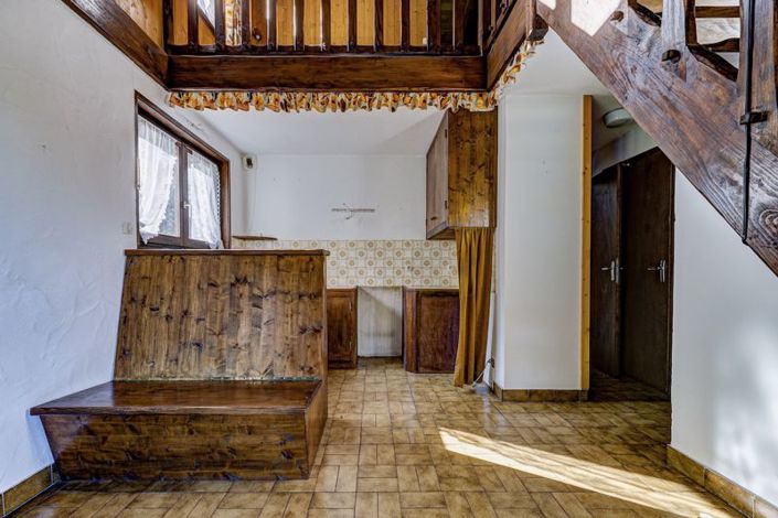 Image No.17-2 Bed Property for sale