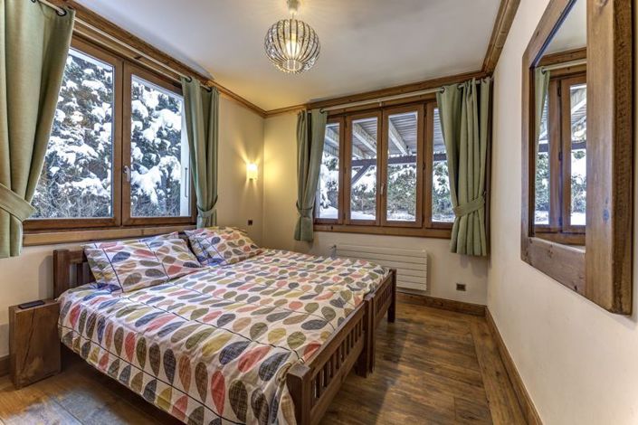 Image No.11-5 Bed Property for sale