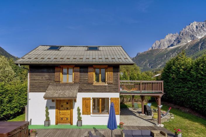 Image No.24-5 Bed Property for sale