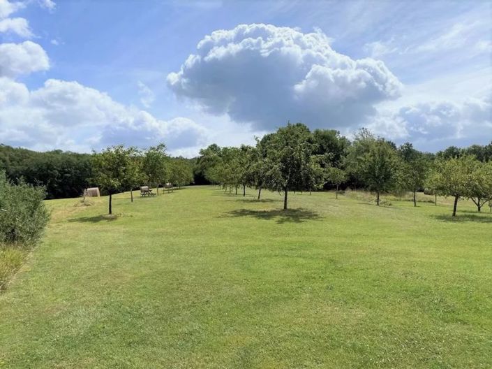 Image No.16-6 Bed Property for sale