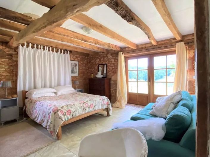 Image No.22-6 Bed Property for sale