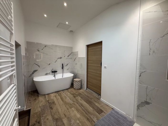 Image No.15-5 Bed Property for sale