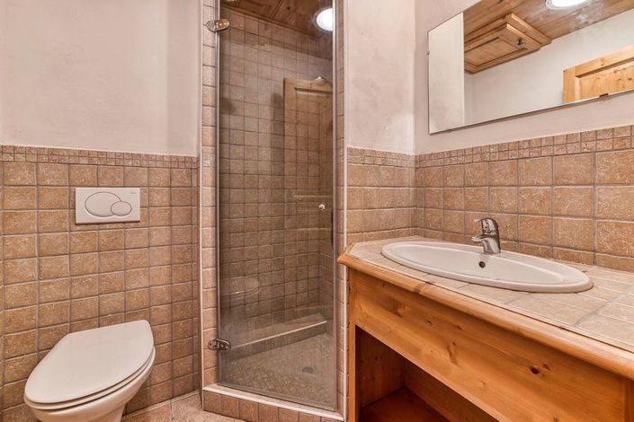 Image No.11-2 Bed Property for sale