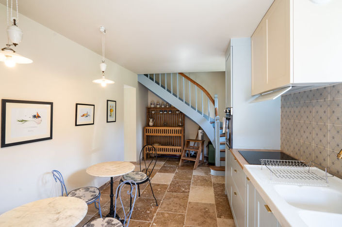 Image No.17-4 Bed Property for sale