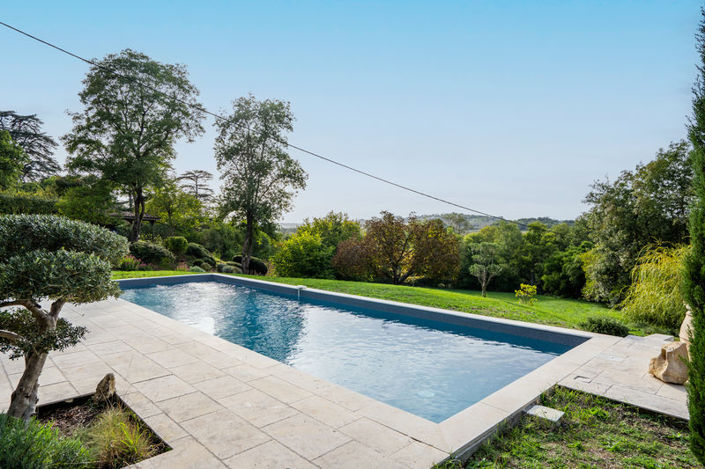 Image No.4-4 Bed Property for sale