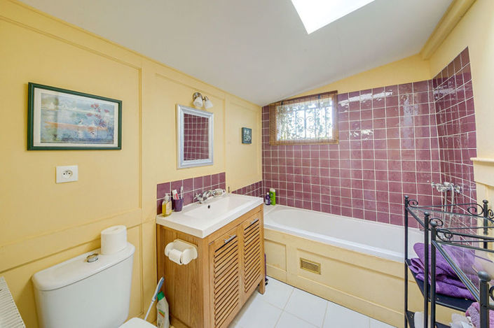 Image No.16-4 Bed Property for sale