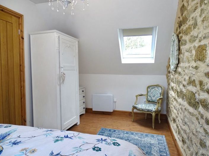 Image No.10-2 Bed Property for sale