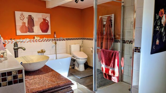 Image No.20-3 Bed Property for sale