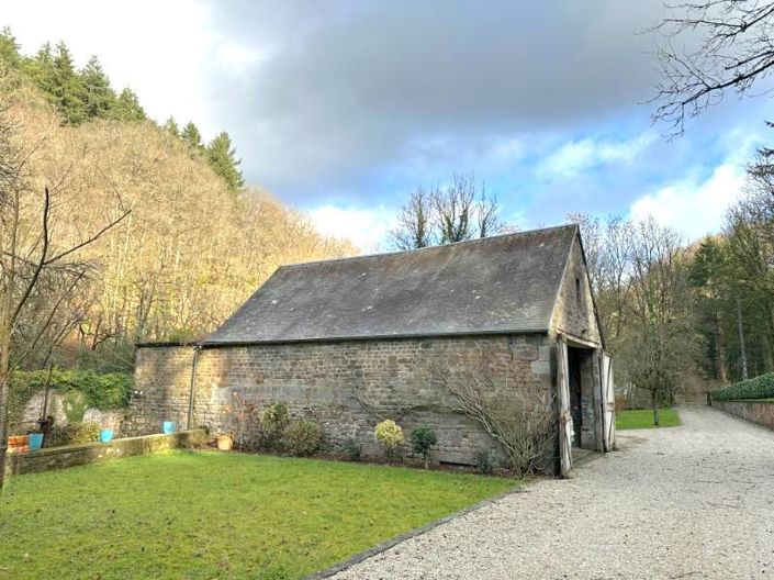 Image No.19-6 Bed Property for sale