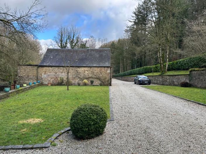 Image No.4-6 Bed Property for sale