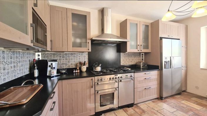 Image No.11-4 Bed Property for sale