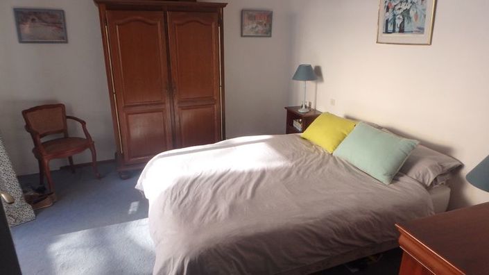 Image No.15-2 Bed Property for sale