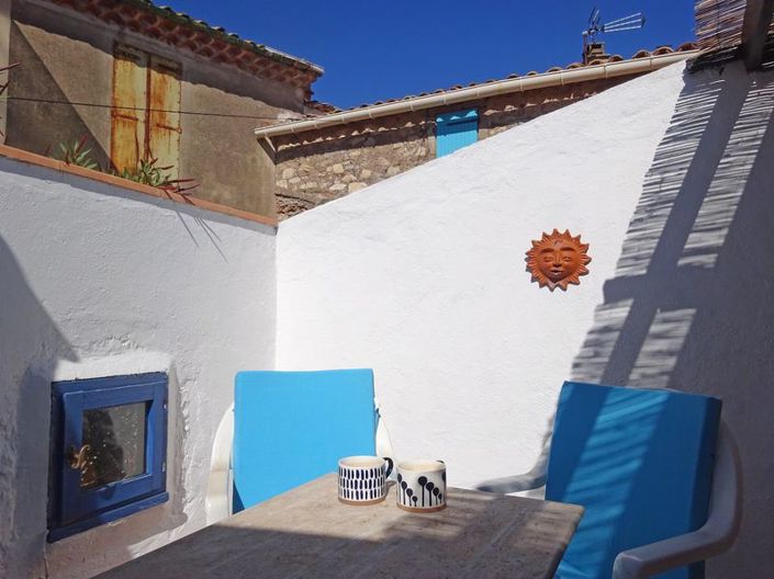 Image No.17-2 Bed Property for sale