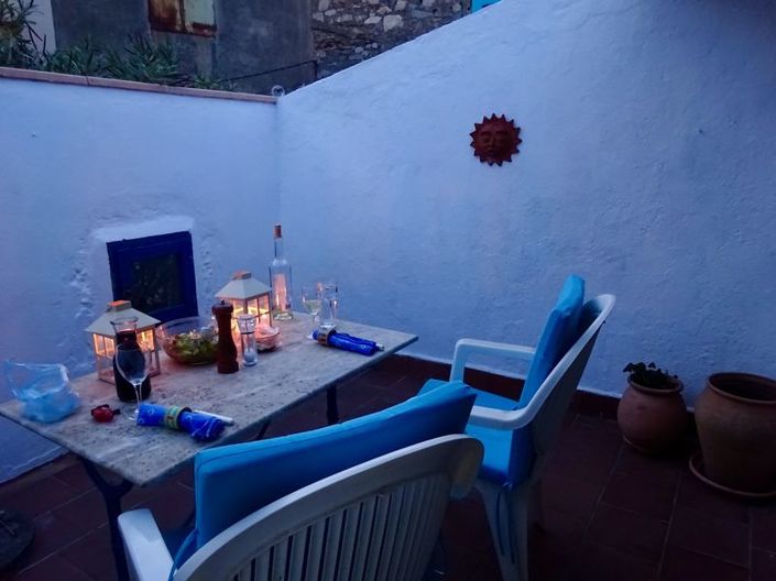 Image No.18-2 Bed Property for sale