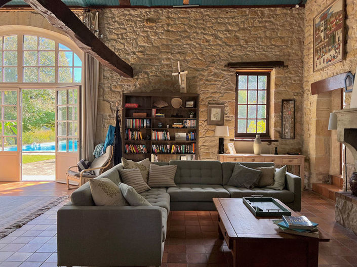 Image No.2-4 Bed Property for sale