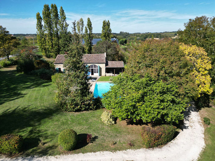 Image No.4-4 Bed Property for sale