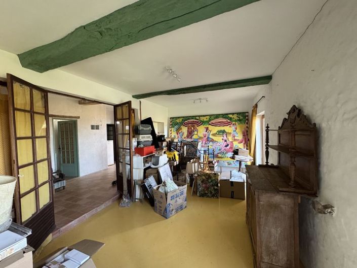 Image No.10-6 Bed Property for sale