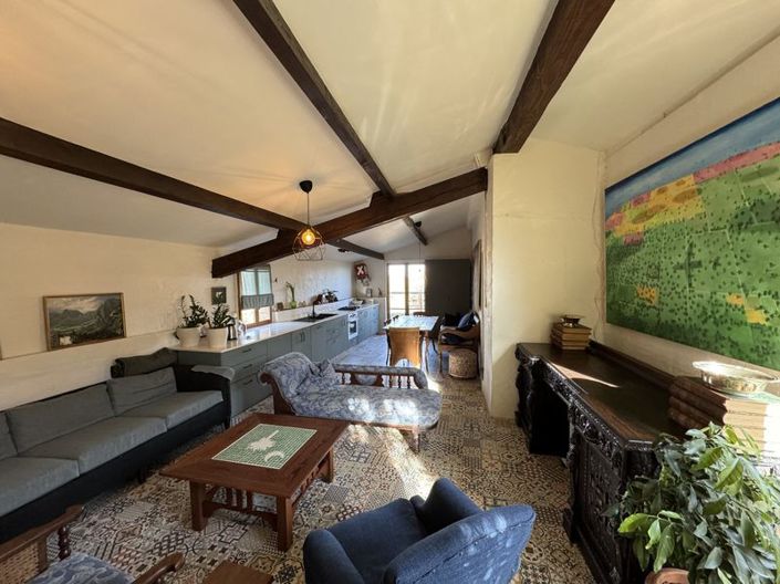 Image No.12-6 Bed Property for sale