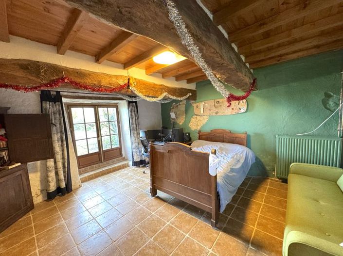 Image No.14-6 Bed Property for sale