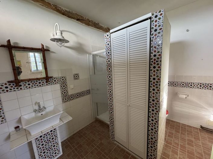 Image No.19-6 Bed Property for sale