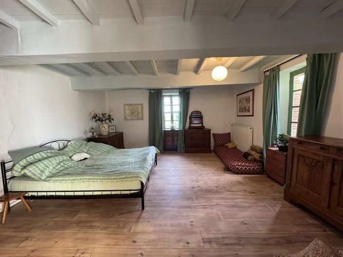 Image No.22-6 Bed Property for sale