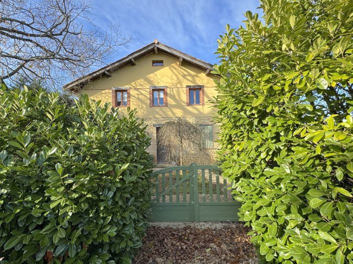 Image No.24-6 Bed Property for sale