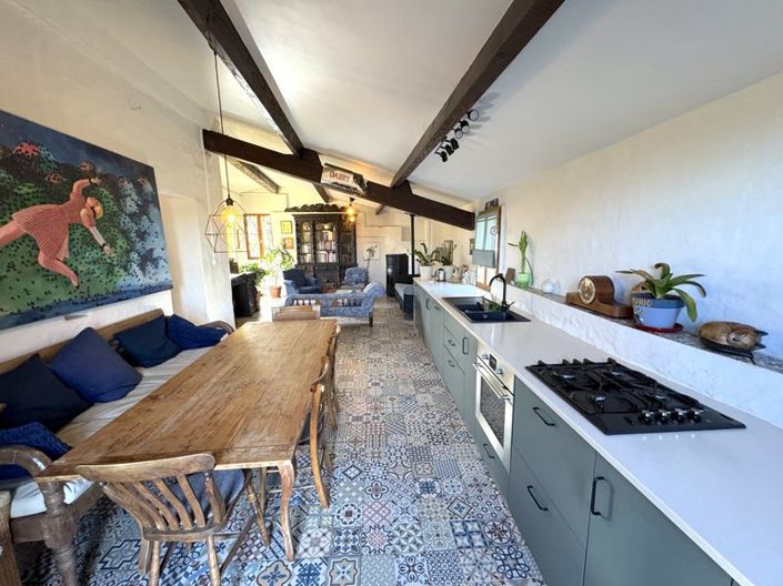 Image No.9-6 Bed Property for sale