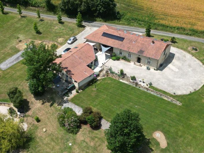 Image No.11-6 Bed Property for sale