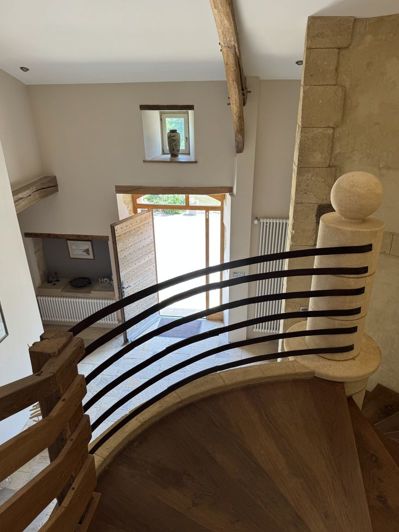 Image No.18-6 Bed Property for sale