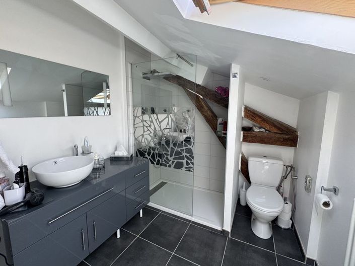 Image No.23-6 Bed Property for sale