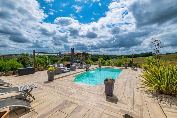 Image No.4-6 Bed Property for sale