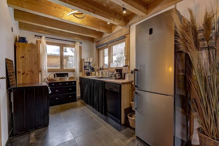 Image No.11-3 Bed Property for sale