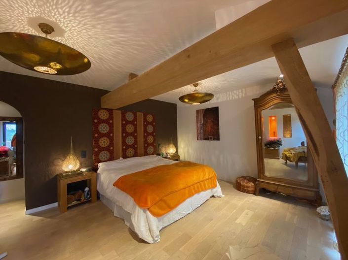 Image No.13-5 Bed Property for sale