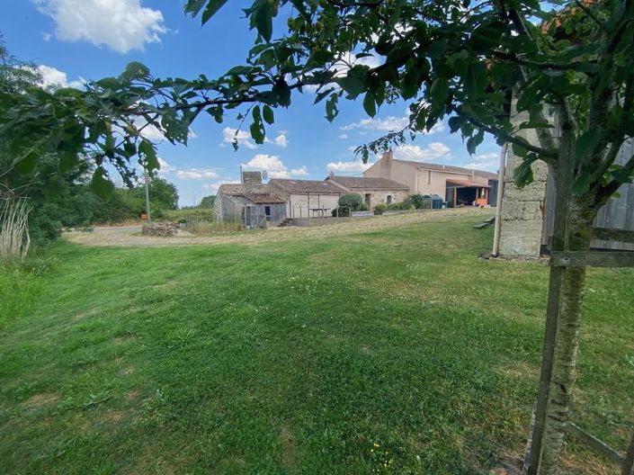 Image No.40-5 Bed Property for sale