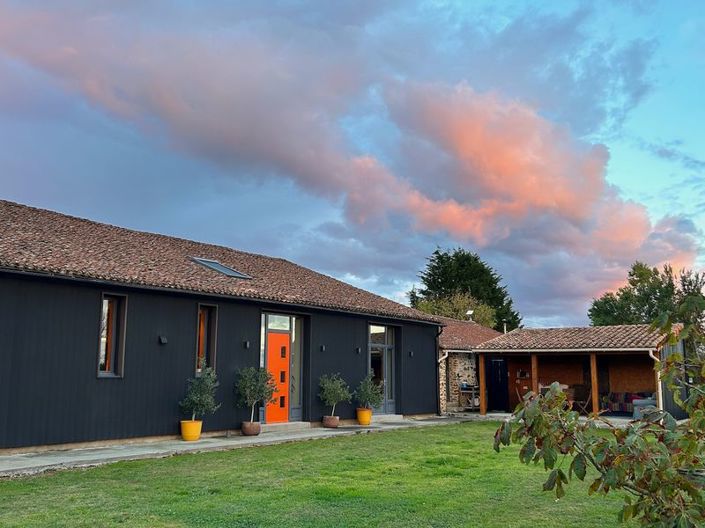 Image No.5-5 Bed Property for sale