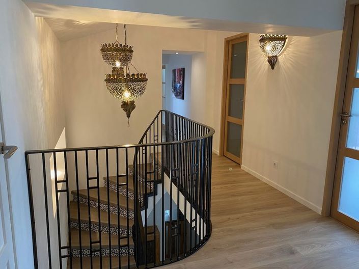 Image No.7-5 Bed Property for sale