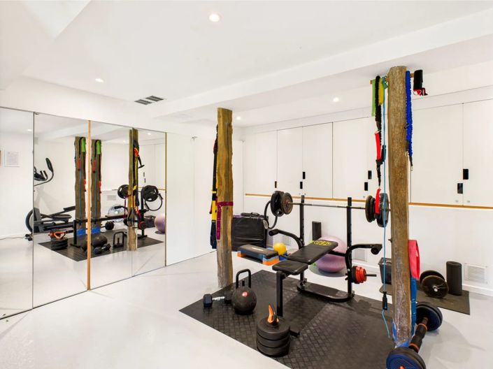 Image No.16-4 Bed Property for sale