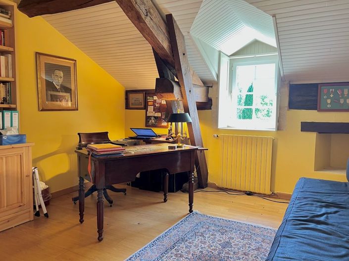 Image No.17-4 Bed Property for sale