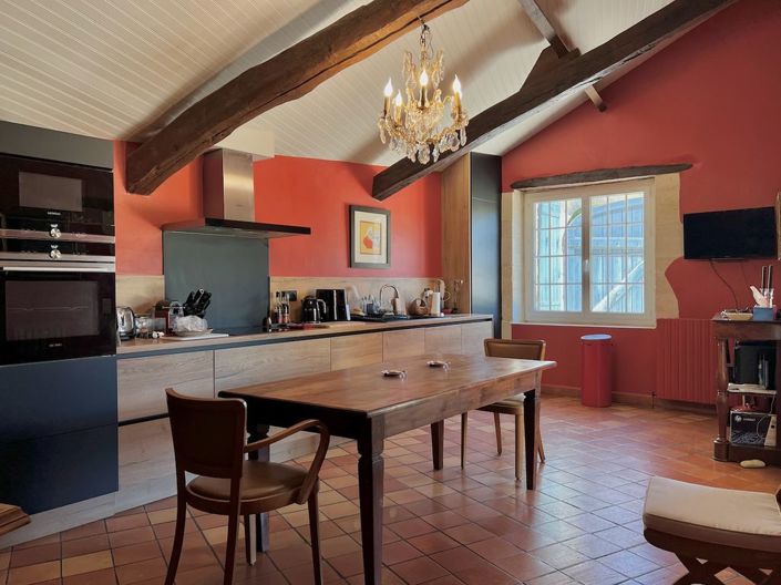 Image No.2-4 Bed Property for sale